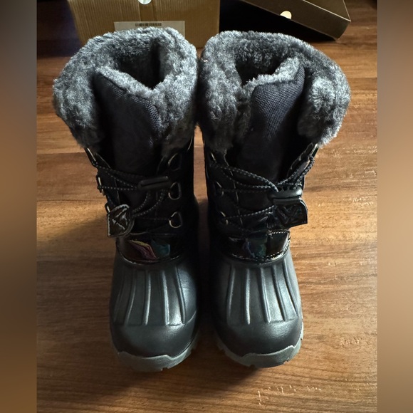 NWT Snow Boots Little Kid Size 11 - Picture 2 of 4